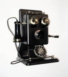 old-telephone.jpg