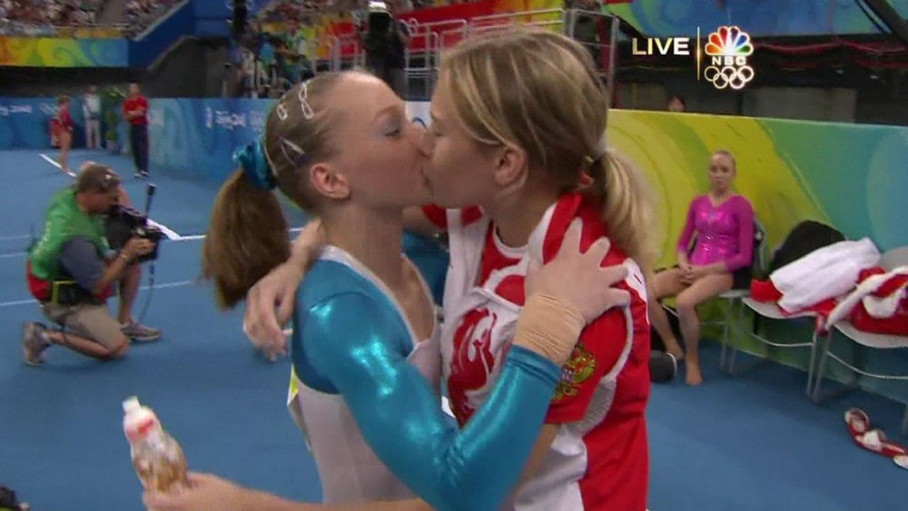 olympics-kissing.jpg