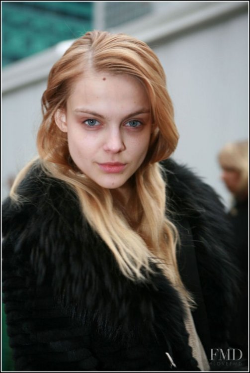 000000187213-viktoriya_sasonkina-fit.jpg