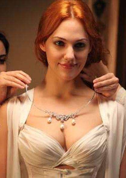 meryem-uzerli-all-people-photo-u1.jpg