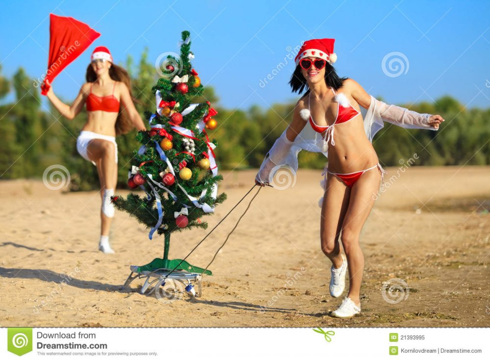 sexy-santas-tropical-beach-21393995.jpg