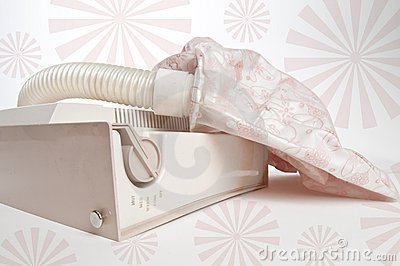 vintage-pink-bonnet-hair-dryer-thumb19493083.jpg