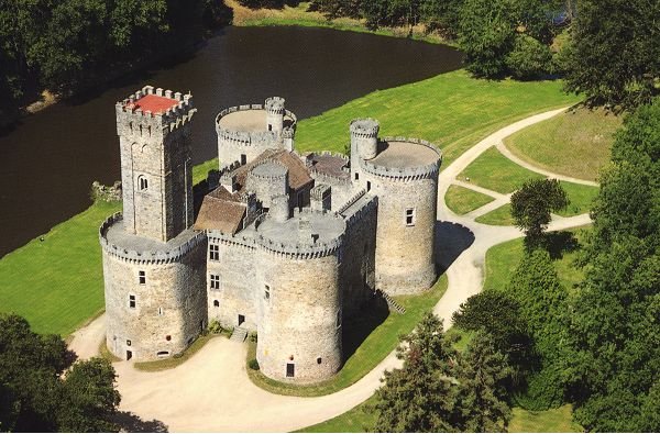 Montbrun-Castle-1.jpg