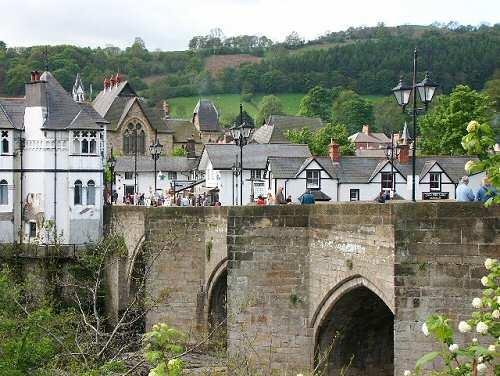 town-llangollen-01%7Es600x600.jpg