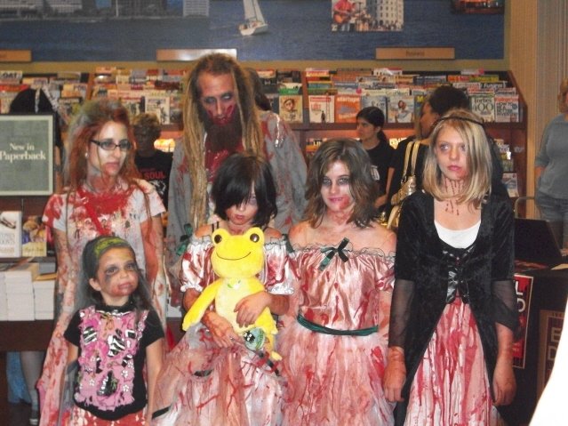 zombie-family-2.jpg
