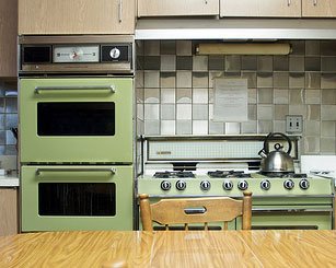 Avocado-Green-Appliances.jpg