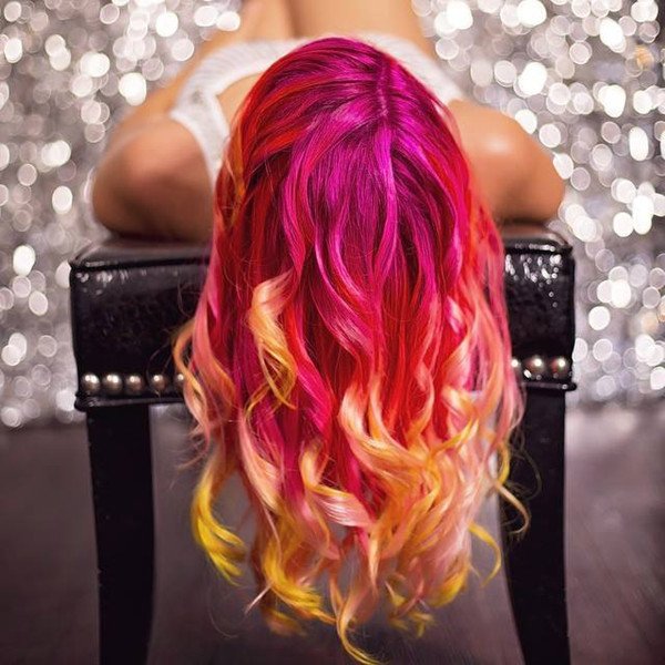Wonderful-sunset-hairstyle-with-Rose-red-ombre-hair-color-learn-to-long-term-maintain-bright-hair-color.jpg