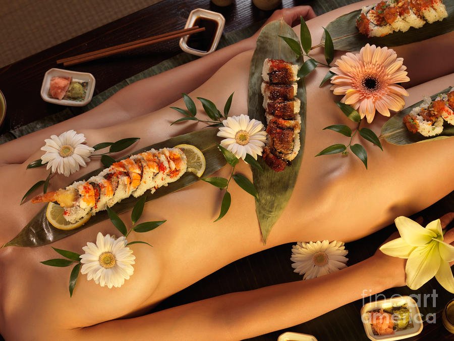 1-nyotaimori-body-sushi-oleksiy-maksymenko.jpg