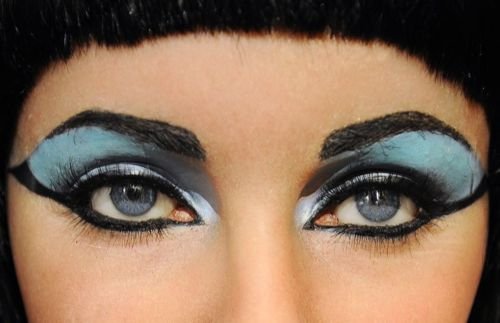blue-cleopatra-elizabeth-taylor-eyeliner-eyes-Favim.com-225342.jpg
