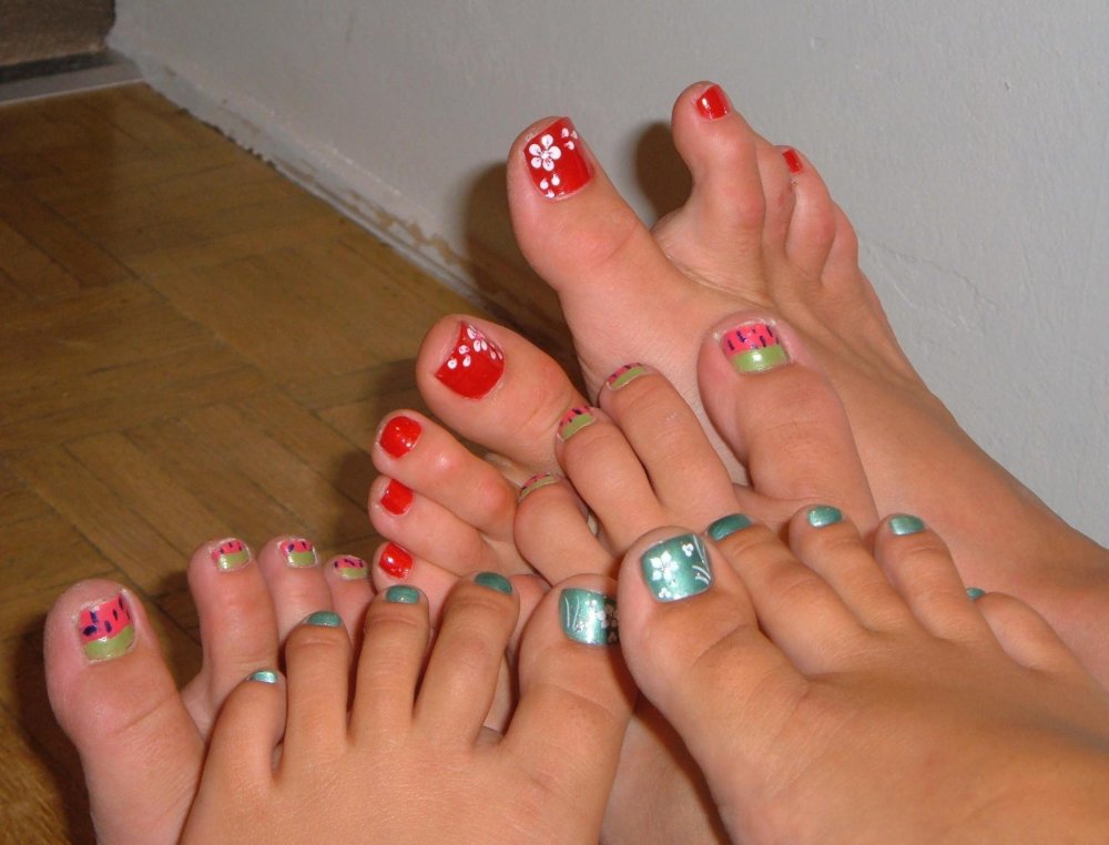 Free porn pics of Multi feet Group foot 24 of 467 pics