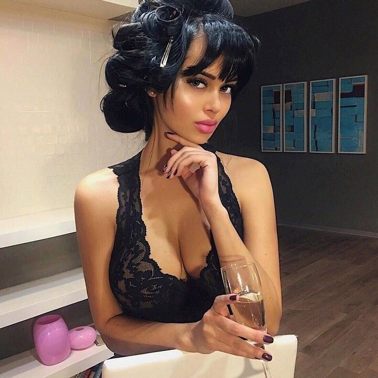 740full-nita-kuzmina..jpg