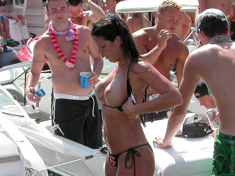beach_girls_43.jpg