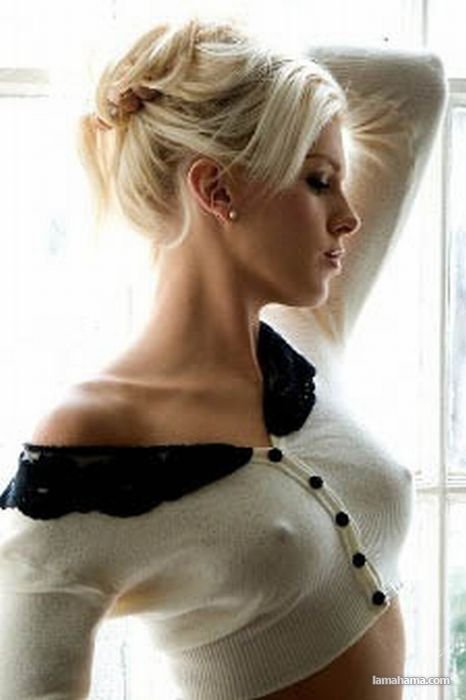 girls in skin tight shirts