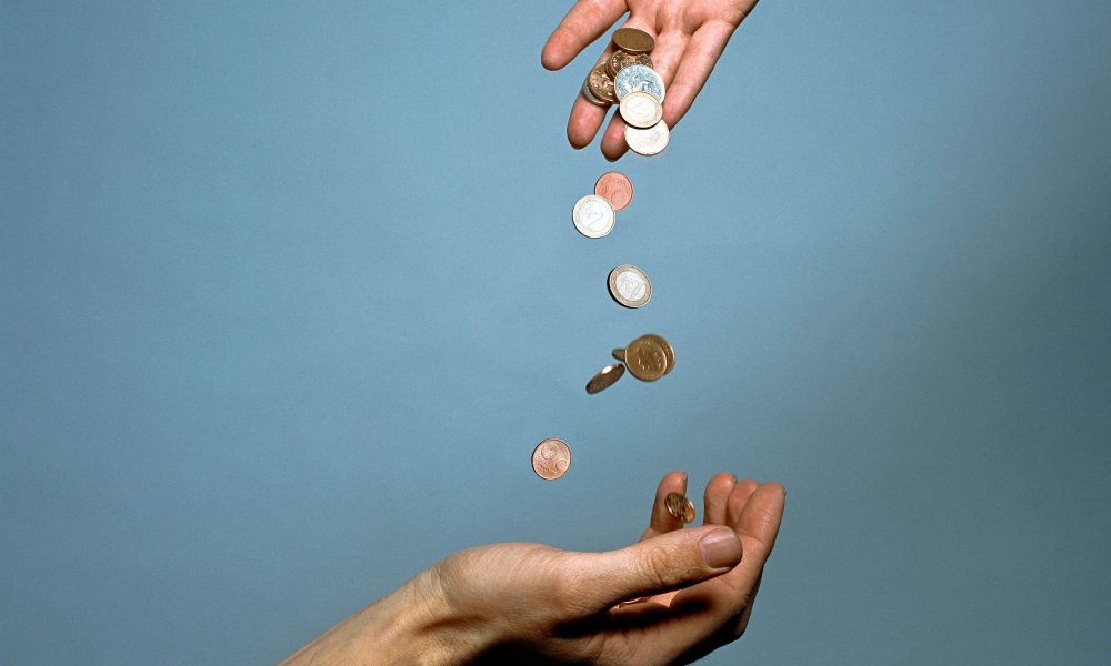 Hands-dropping-coins-009.jpg