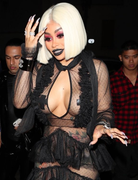 Blac-Chyna-Nipple-Covers.jpg