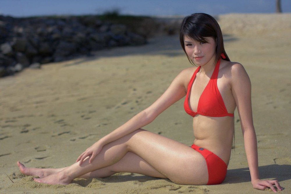 red_sea_portrait_woman_beach_asian_model_bikini-723579.jpg