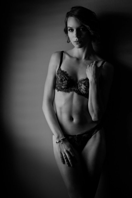 oc-boudoir-photographer-arpit-mehta-visual-artist-sensual-boudoir-session-costa-mesa-4.jpg