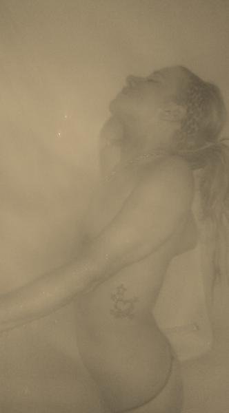 Mmmm I love the feeling of warm water all over my smooth body