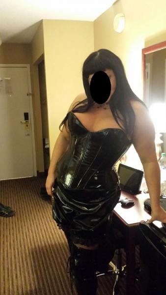 latex jada