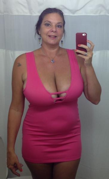 carrie moon Canadian escort pink