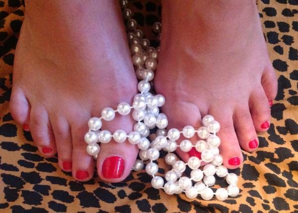 Feet Pearl Necklace
