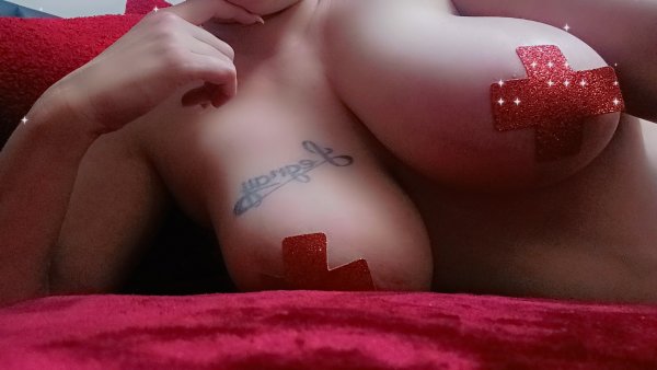 You can find my nips on OF ... link in bio😈